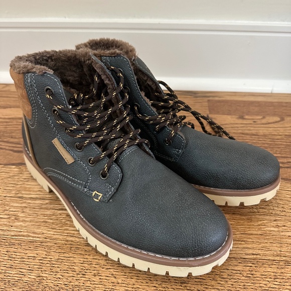 Men's Winter Boots Size 42 (US 8.5M) - Picture 1 of 6
